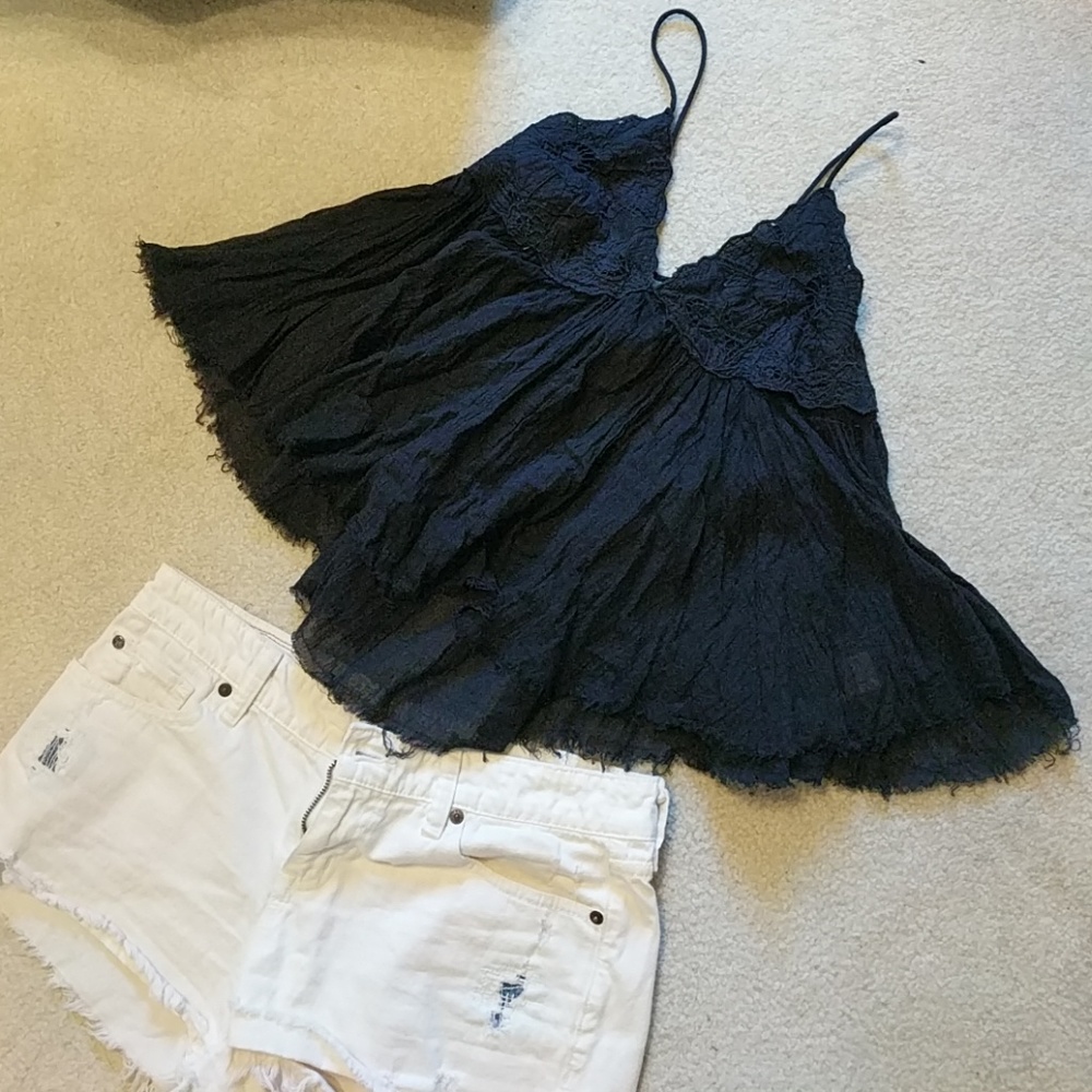 Delicate FP top. EUC. Like new.